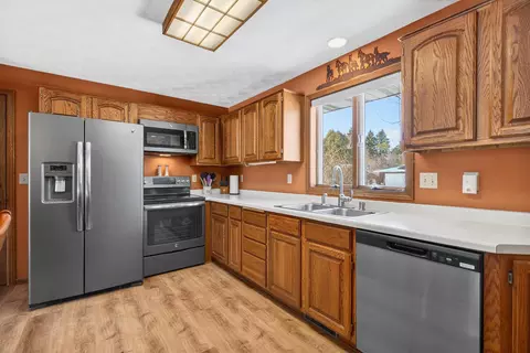 Kitchen - 144 Baldwin Ct, Appleton, WI 54915 photo 2 of 2
