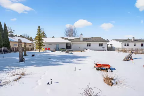 Exterior - 144 Baldwin Ct, Appleton, WI 54915 photo 6 of 8