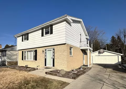 3321 N 8th St, Sheboygan, WI 53083