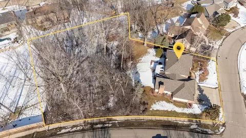 View/Area - 600 E Woodcrest Dr, Appleton, WI 54915 photo 1 of 9