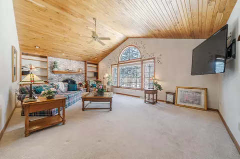 Living - 600 E Woodcrest Dr, Appleton, WI 54915 photo 4 of 7