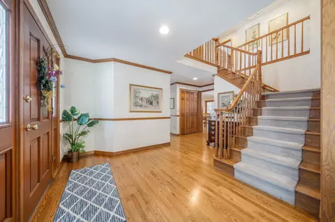 Entry Way - 600 E Woodcrest Dr, Appleton, WI 54915 photo 2 of 3