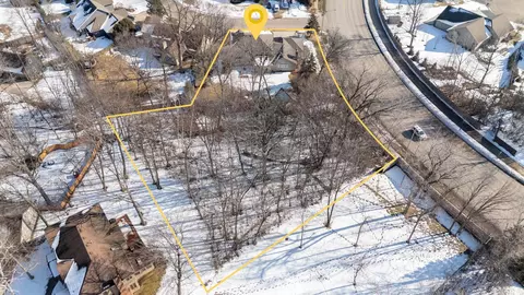 View/Area - 600 E Woodcrest Dr, Appleton, WI 54915 photo 6 of 9