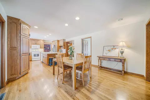 Dining - 600 E Woodcrest Dr, Appleton, WI 54915 photo 4 of 5
