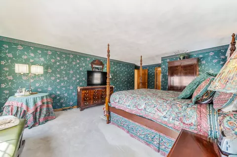 Bedroom - 600 E Woodcrest Dr, Appleton, WI 54915 photo 2 of 9