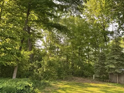 Exterior - 600 E Woodcrest Dr, Appleton, WI 54915 photo 4 of 11