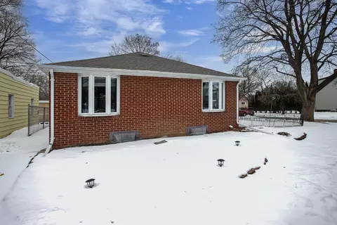 Exterior - 1325 S Harmon St, Appleton, WI 54915 photo 4 of 4