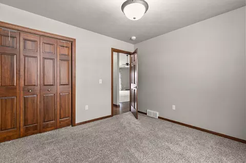 Bedroom - 5120 N Gala Ct, Appleton, WI 54913 photo 4 of 6