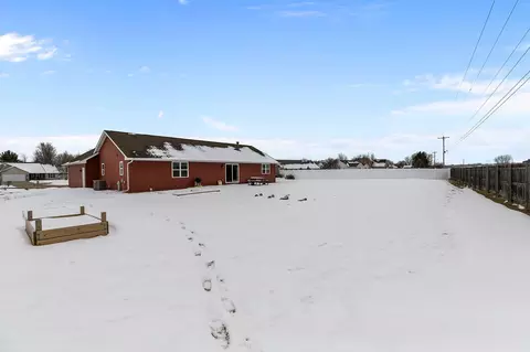 Exterior - 5120 N Gala Ct, Appleton, WI 54913 photo 4 of 7