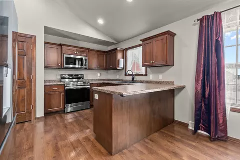 Kitchen - 5120 N Gala Ct, Appleton, WI 54913 photo 5 of 5