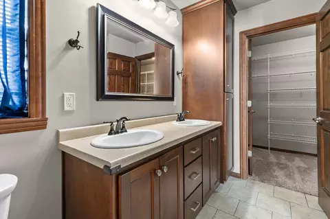 Bath - 5120 N Gala Ct, Appleton, WI 54913 photo 1 of 4