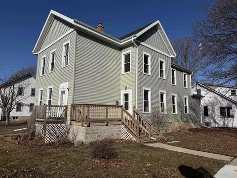 925 Minnesota St, Oshkosh, WI 54902