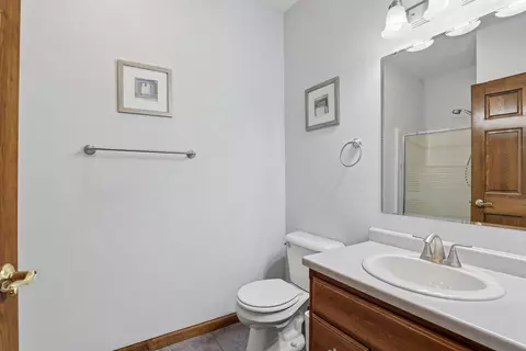 Bath - 4207 N Tigerlily Dr, Appleton, WI 54913 photo 3 of 3