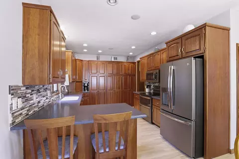 Kitchen - 4207 N Tigerlily Dr, Appleton, WI 54913 photo 1 of 4