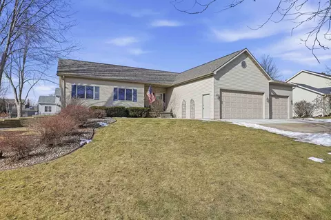 Exterior - 4207 N Tigerlily Dr, Appleton, WI 54913 photo 7 of 7