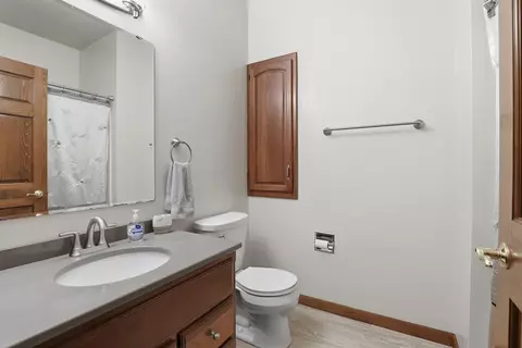 Bath - 4207 N Tigerlily Dr, Appleton, WI 54913 photo 1 of 3