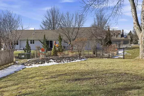 Exterior - 4207 N Tigerlily Dr, Appleton, WI 54913 photo 6 of 7