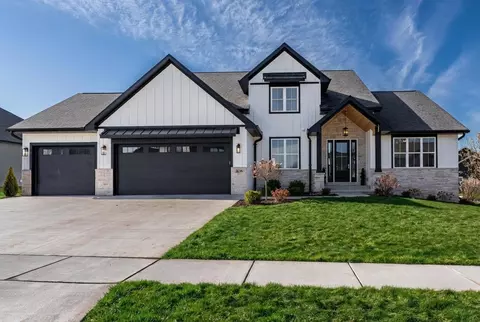 3014 Stone Fence Pl, Green Bay, WI 54311