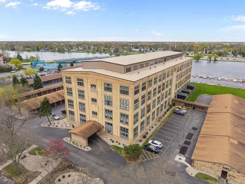1545 Arboretum Dr #201, Oshkosh, WI 54901