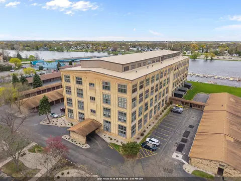 1545 Arboretum Dr #201, Oshkosh, WI 54901