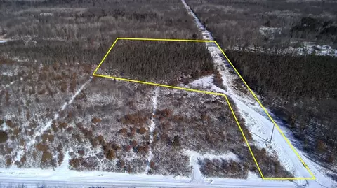 parkway road, Crivitz, WI 54114