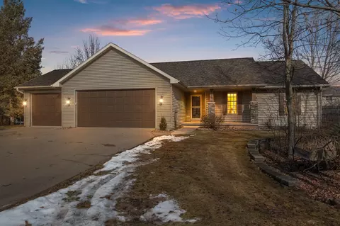 309 Louise Dr, Wrightstown, WI 54180