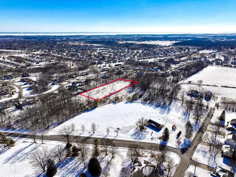 Stanford Drive, Neenah, WI 54956