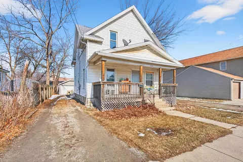 1008 W 9th Ave, Oshkosh, WI 54902
