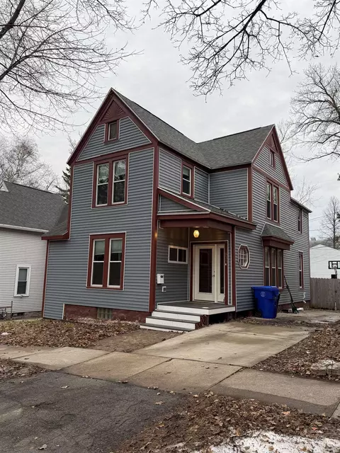 835 E John St, Appleton, WI 54911