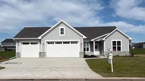 1415 Divinity Dr, De Pere, WI 54115