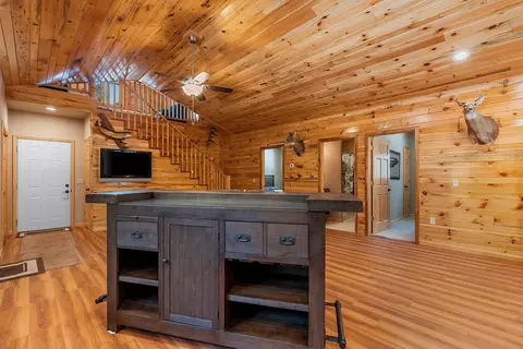 Entry Way - 8046 County Road R, Suring, WI 54174 photo 2 of 3
