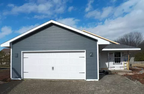 3451 Paula St, Green Bay, WI 54311