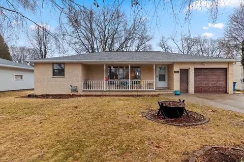 684 Lida Ln, Green Bay, WI 54304