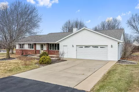 w6736 Green Willow Lane, Greenville, WI 54942