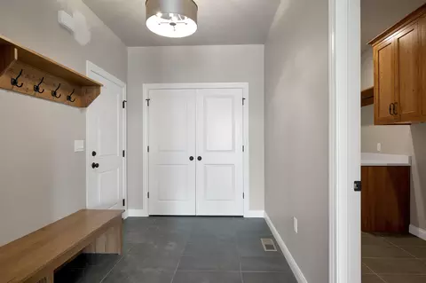 Entry Way - 263 Kerrigan Dr, Wrightstown, WI 54180 photo 5 of 9