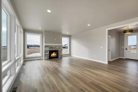 Living - 263 Kerrigan Dr, Wrightstown, WI 54180 photo 4 of 5