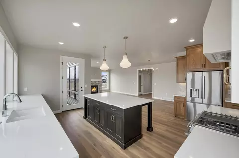 Kitchen - 263 Kerrigan Dr, Wrightstown, WI 54180 photo 2 of 6
