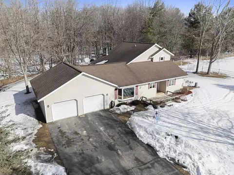 4098 Airport Rd, Oconto, WI 54153