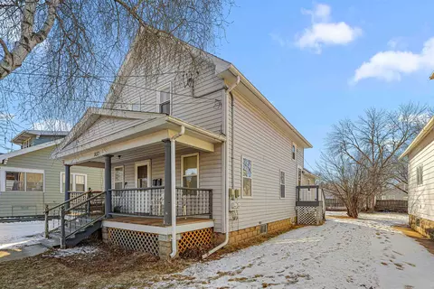 937 N Sawyer St, Oshkosh, WI 54901