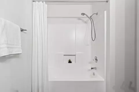 Bath - 36 Apache Ct, Appleton, WI 54911 photo 4 of 5