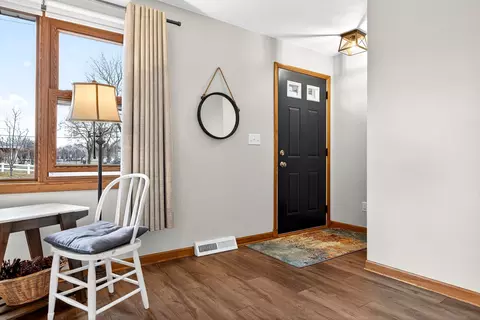 Entry Way - 1428 E Pershing St, Appleton, WI 54911 photo 1 of 2
