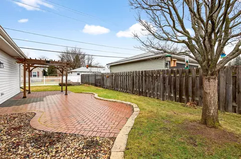 Exterior - 1428 E Pershing St, Appleton, WI 54911 photo 4 of 11