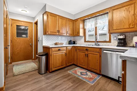 Kitchen - 1428 E Pershing St, Appleton, WI 54911 photo 4 of 5