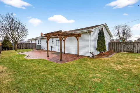 Exterior - 1428 E Pershing St, Appleton, WI 54911 photo 9 of 11