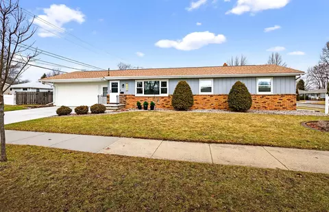 1428 E Pershing St, Appleton, WI 54911