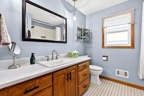 Bath - 1428 E Pershing St, Appleton, WI 54911 photo 1 of 3