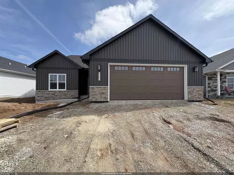 3141 Lazy Oak Ct, Green Bay, WI 54311