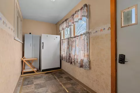 Entry Way - 425 S Main St, Iola, WI 54945 photo 2 of 2