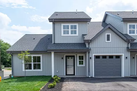 1068 W 20th Ave, Oshkosh, WI 54902