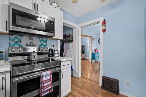 Kitchen - 726 W Summer St, Appleton, WI 54914 photo 2 of 4
